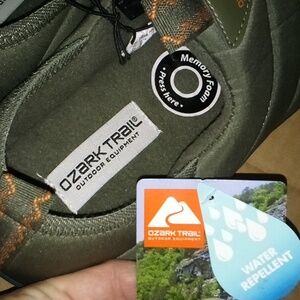 Ozark Trail Men's Water Repellent Slip-On Loafers Size 7 Olive Green